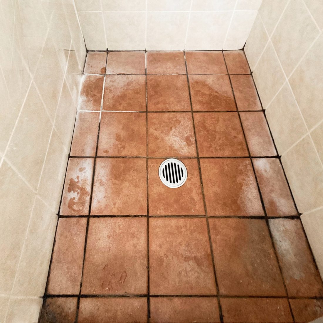 bathroom before retiling 3