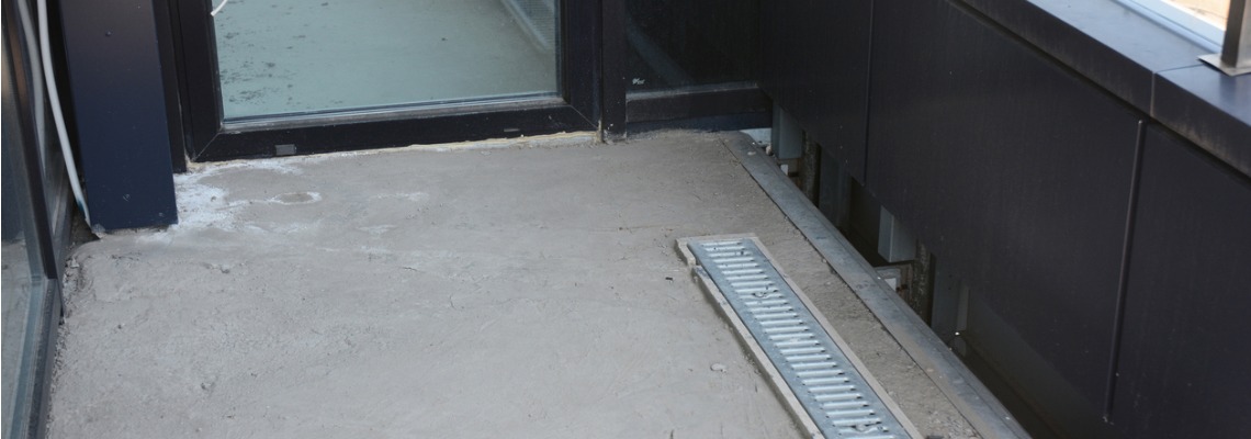 Leaking balcony repair in winter