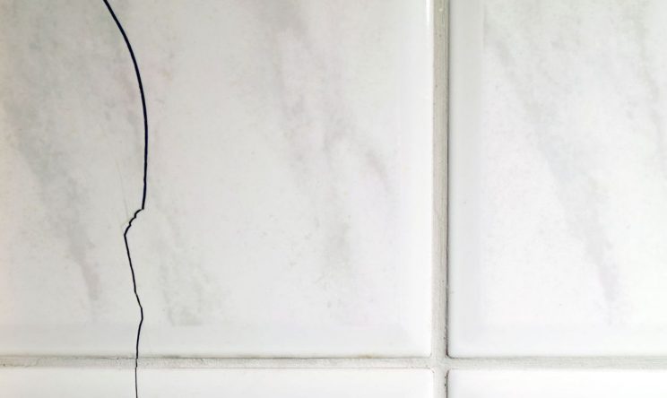 cracked bathroom tiles